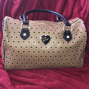 Betsey Johnson barrel purse, tan w/black hearts